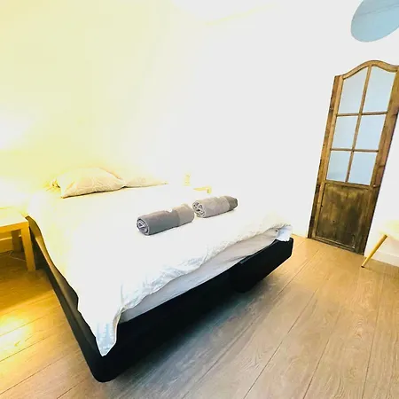 Spacieuses Flat Montaigne Lägenhet